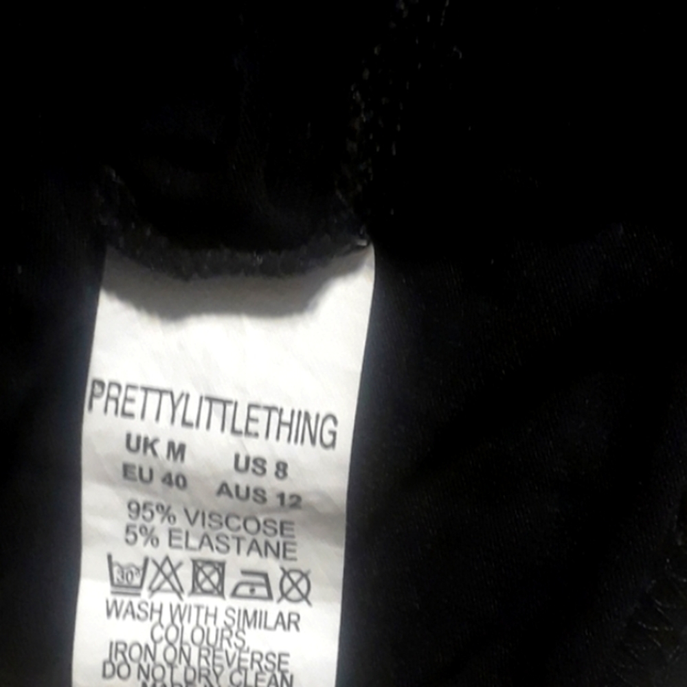 Pretty Little Thing T-Shrit - Picture 5 of 5